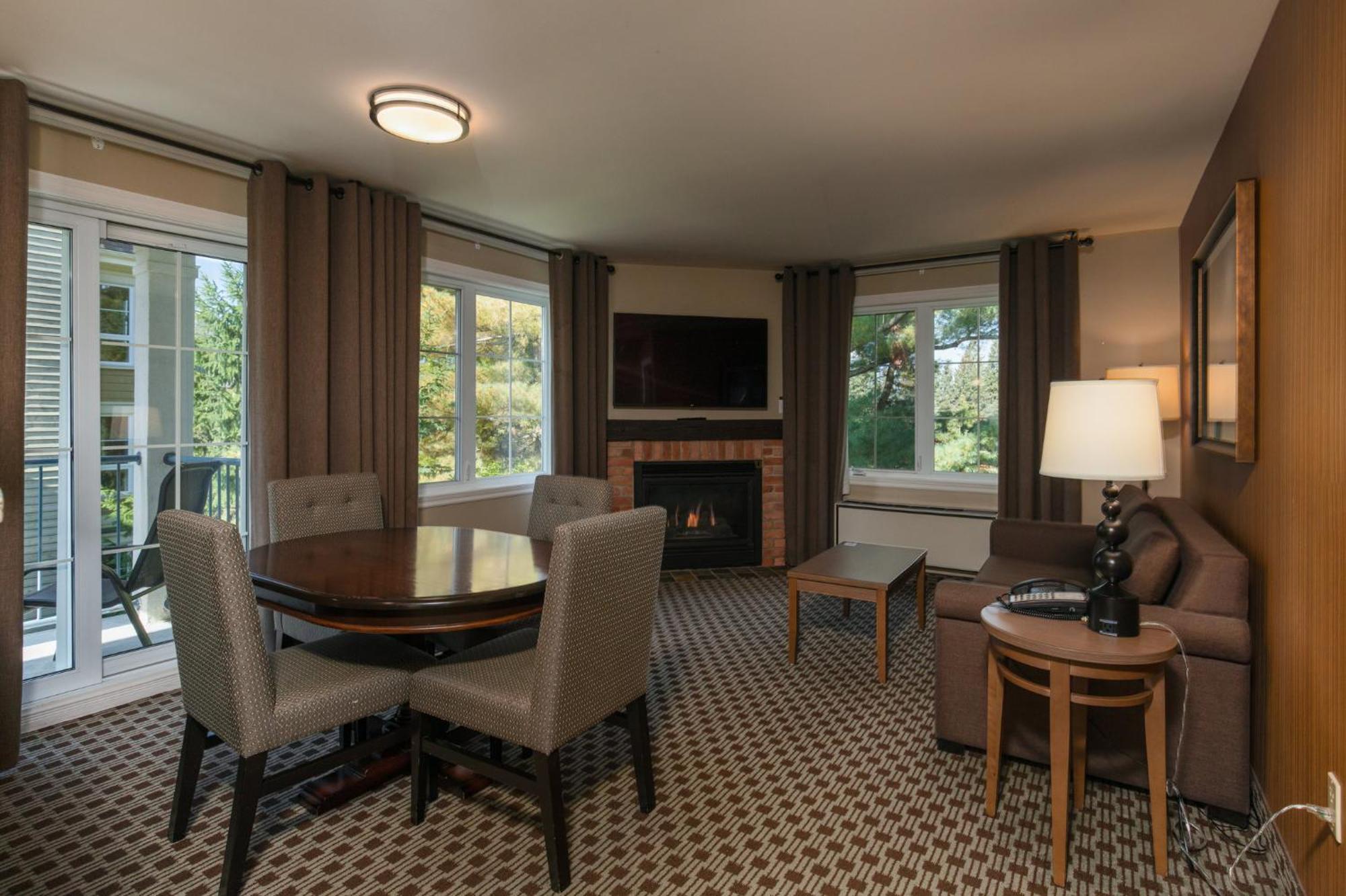Holiday Inn Express & Suites Tremblant By Ihg Mont-Tremblant Dış mekan fotoğraf